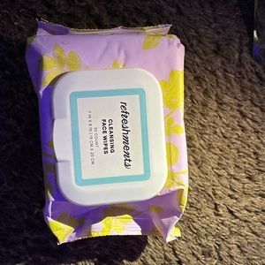 Makeup wipes